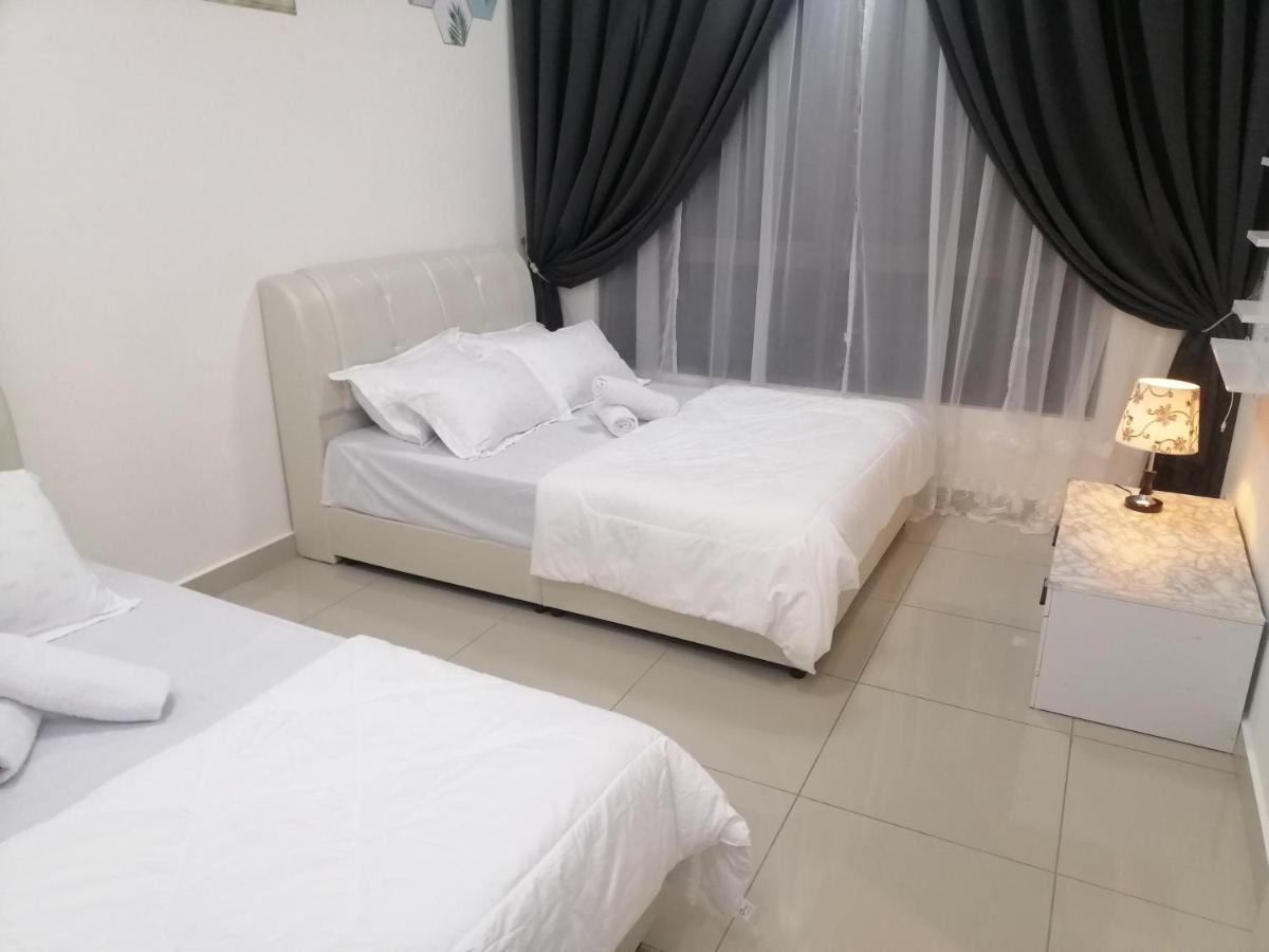 Bali Residen, Mariam Indah * Malacca